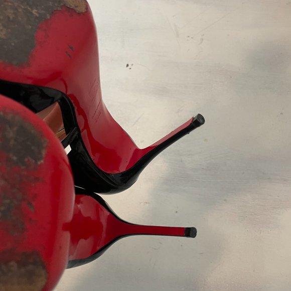 Christian Louboutin Soustelissimo 100 D'Orsay Pumps Black Patent Leather. - Picture 7 of 10